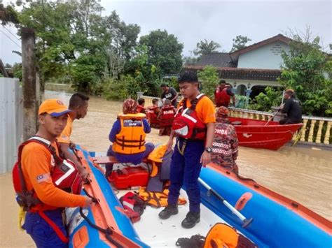 Banjir 800 Penduduk Empat Kampung Di Lubok China Terputus Jalan