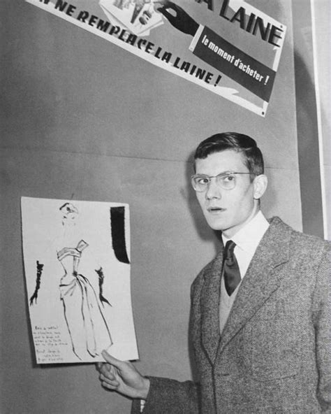 Eterno Yves Saint Laurent Seis Museos De París Rinden Homenaje Al