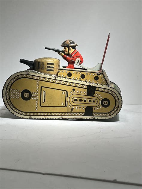 Vintage Marx Tin Litho Wind Up Military Tank With Key Doughboy Soldier