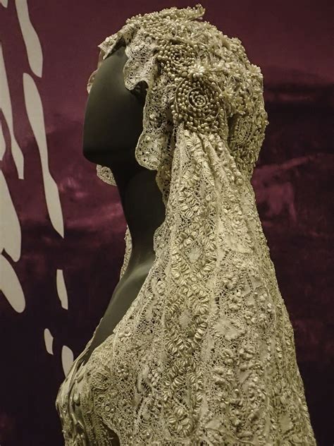 Caplet Of Padme Amidalas Wedding Gown At The Star Wars Power Of Costume Exhibit Star Wars