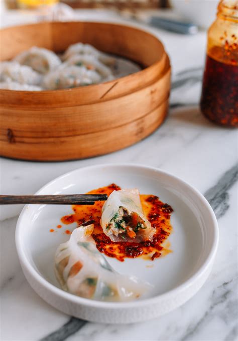 Steamed Crystal Dumplings A Dim Sum Classic The Woks Of Life