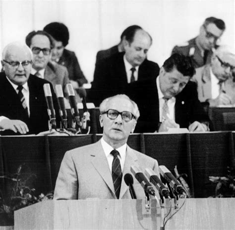 Erich Honecker Ein Blutleerer Briefmarkenkleber Verkrampft Bis In