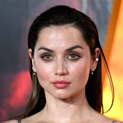 Ana De Armas On Skincare Routine New Bob Haircut Lupon Gov Ph