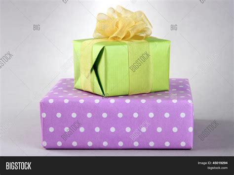 Imagen Y Foto Regalos Brillantes Prueba Gratis Bigstock