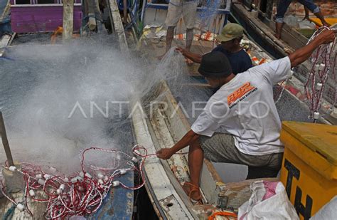 Nelayan Tidak Melaut Akibat Cuaca Buruk ANTARA Foto