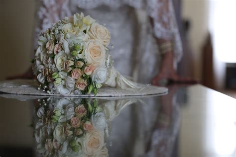 Free picture: bouquet, bride, dress, furniture, glamour, luxury