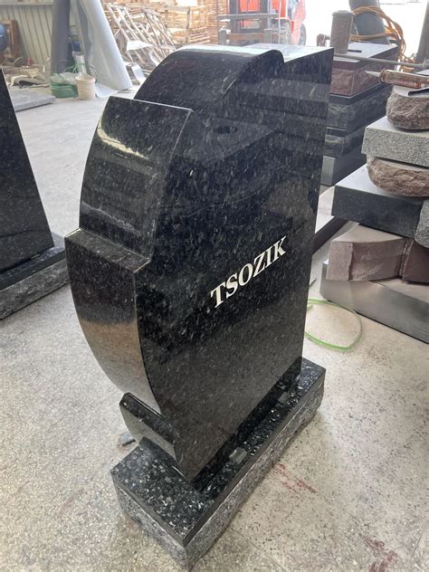 Polished New Emerald Pearl Granite Headstone China Professional Tombstone Manufacturer Dalei