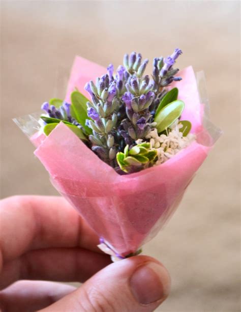 DIY: Miniature bouquets! - Wallflower Kitchen