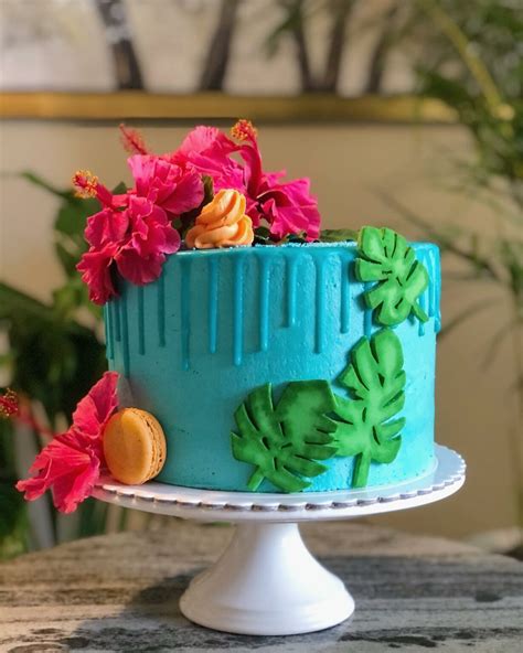 50 Spectacular Hawaiian Theme Cake Ideas