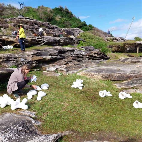 Greek Artists Leda And Liana Showcased In World's Largest Exhibition ...