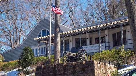 Living In Locust Valley, N.Y. - The Locust Valley Library at 170 Buckram Road. - The New York Times