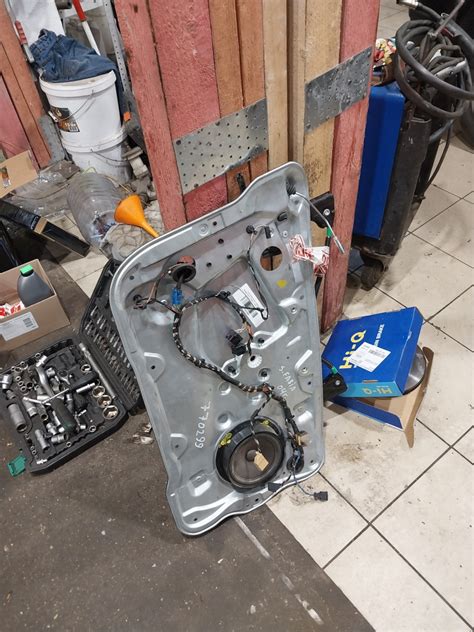 Стеклоподьемник/пружины/ТО — Skoda Fabia Combi Mk1, 1,4 л, 2003 года ...