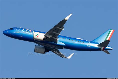 EI HOC ITA Airways Airbus A320 272N Photo By Alexander Jeglitsch ID