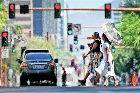 Phoenix Scorches At 110 For 19th Straight Day Breaking Big U S City