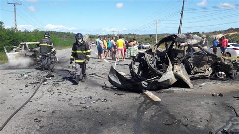 Grave acidente deixa 4 mortos e 7 feridos na BA 530 em Camaçari BA