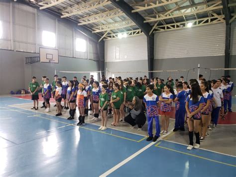 Festival Interagindo promove encontro entre alunos do projeto Vôlei em