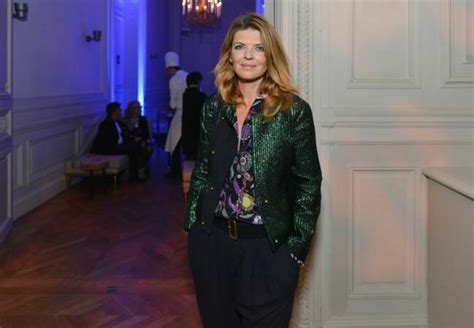 Julie Gayet D Contract E Au Bal Jaune De La Fondation D Entreprise