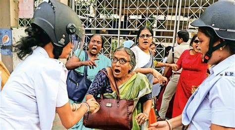 DA Hike Demand Bengal Govt Staff Clash With Police Kolkata News