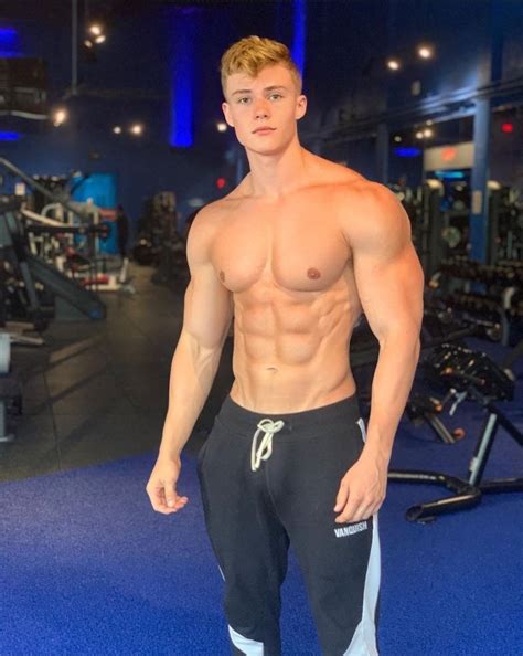 Hot Dudes Good Mood On Twitter RT CourtialT Mon Petit Cadeau