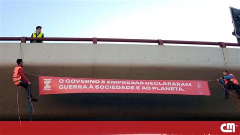 Ativistas do movimento Climáximo condenados a pena suspensa de ano e