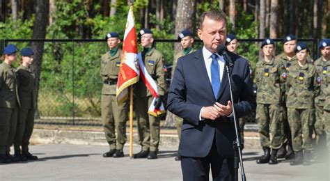 Rozpoczęcie roku szkolnego w klasach mundurowych Szef MON Wojsko