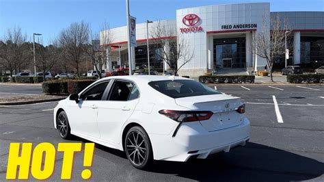 Toyota Camry Se White