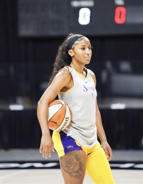 Pin by Ilhana Dzelesi on Wnba in 2021 | Basketball girls outfits, Sport ...