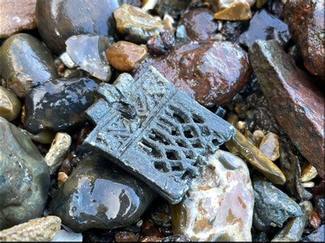 Mudlarking On The Thames A Treasure Trove Of History Washes Ashore