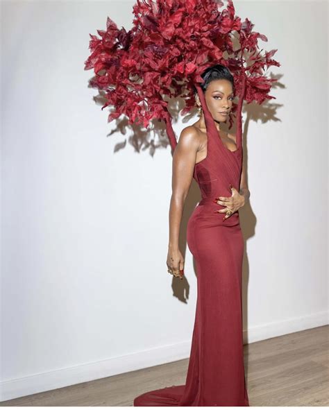 The Top 15 Best Dressed Celebs at the 2024 Grammy’s: Beyoncé in Louis ...