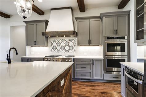 30+ Grey Countertops With White Cabinets – HomeDecorish