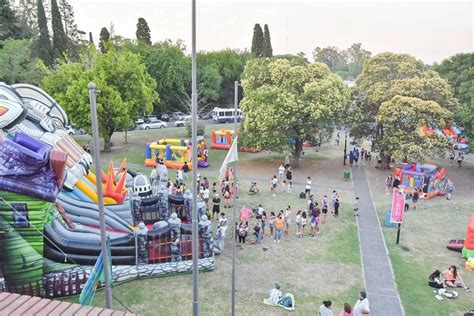 Renovar N Cinco Plazas De Hurlingham Con Una Inversi N De Casi