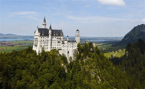 Us Woman 21 Dies After Assault Near Germanys Famous Bavarian Castle