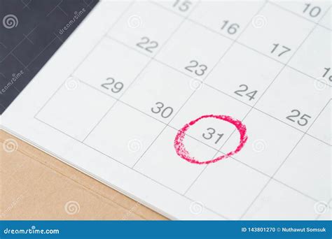 Desktop Calendar With Red Circle On Last Day 31 Important Resignation