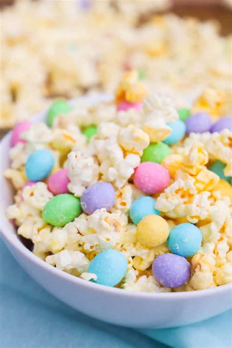 White Chocolate Easter Popcorn • The Diary Of A Real Housewife