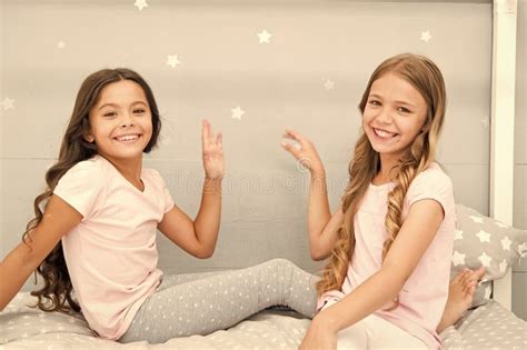 Sisters Older Or Younger Major Factor In Siblings Having More Positive