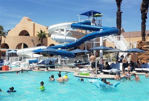 Complete Guide to Palm Springs Hotels With Water Slides - California Family Travel