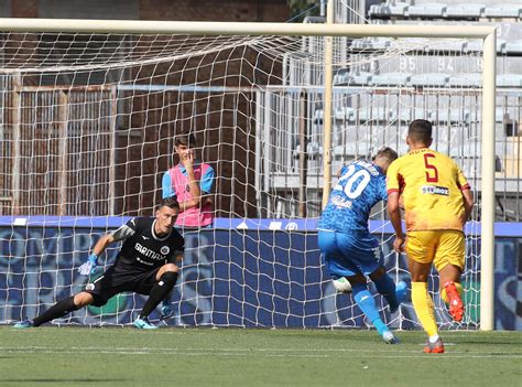 Calcio Serie B La Gumina Segna Su Rigore E L Empoli Vince Contro Il