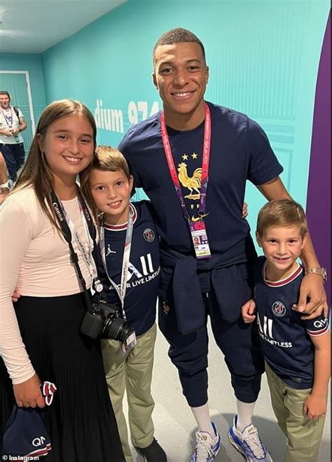 World Cup Kylian Mbappe Poses With Ivanka Trump Jared Kushner And