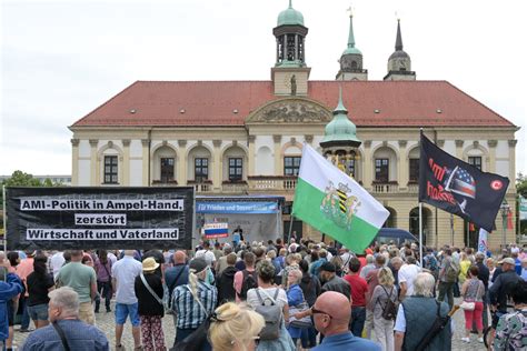 Hitlergruß bei AfD Kundgebung in Magdeburg