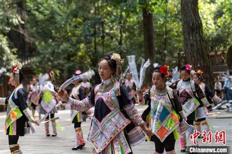 贵州从江岜沙苗寨秋景如画 多彩民俗引客来腾讯新闻