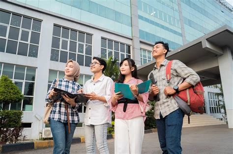 Viral Ajakan Kenakan Lingerie Ke Kampus Psikolog Tren Busana Anak