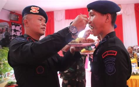 HUT Korps Brimob Polri Ke 77 Mako Batalyon C Pelopor Dibanjiri Tumpeng