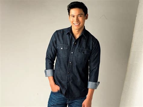 Enchong Dee claims breaking a world record for swim lessons