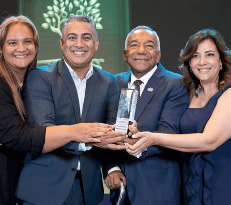 Celebran Con Xito Premio De Valores Familiares