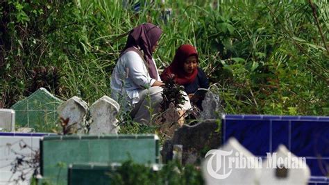 Bagaimana Pandangan Islam Tentang Tradisi Ziarah Kubur Sebelum Idul