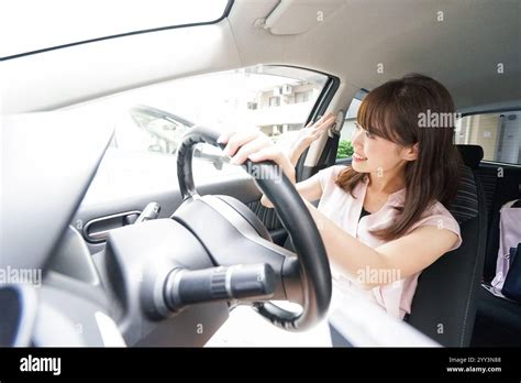 Driver Waving Hi Res Stock Photography And Images Alamy