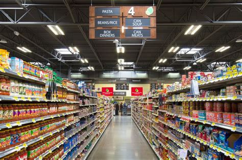 Brookshire’s | Supermarket design, Store signage, Shop design