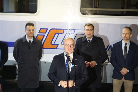 PKP Intercity podpisało umowę na modernizację 40 wagonów Portal