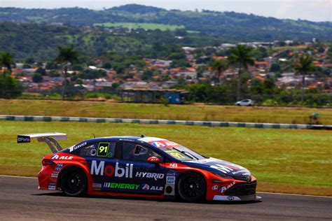 Stock Car O Piloto Dudu Barrichello Chega A Interlagos Confiante E