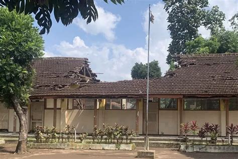 Gedung Hampir Roboh SDN 2 Jeru Hanya Punya 17 Murid Radar Malang